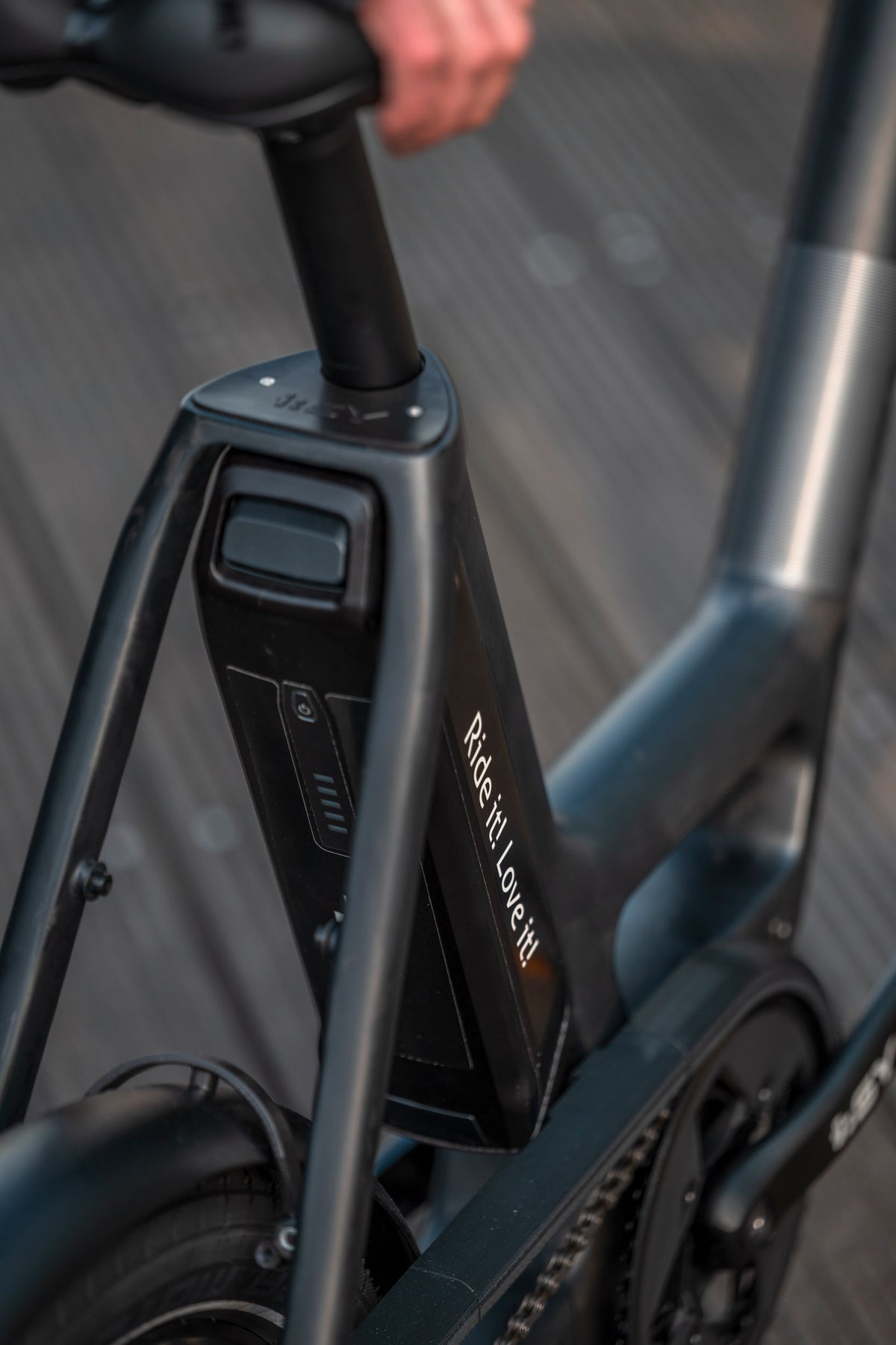 i:SY Skyfly S10